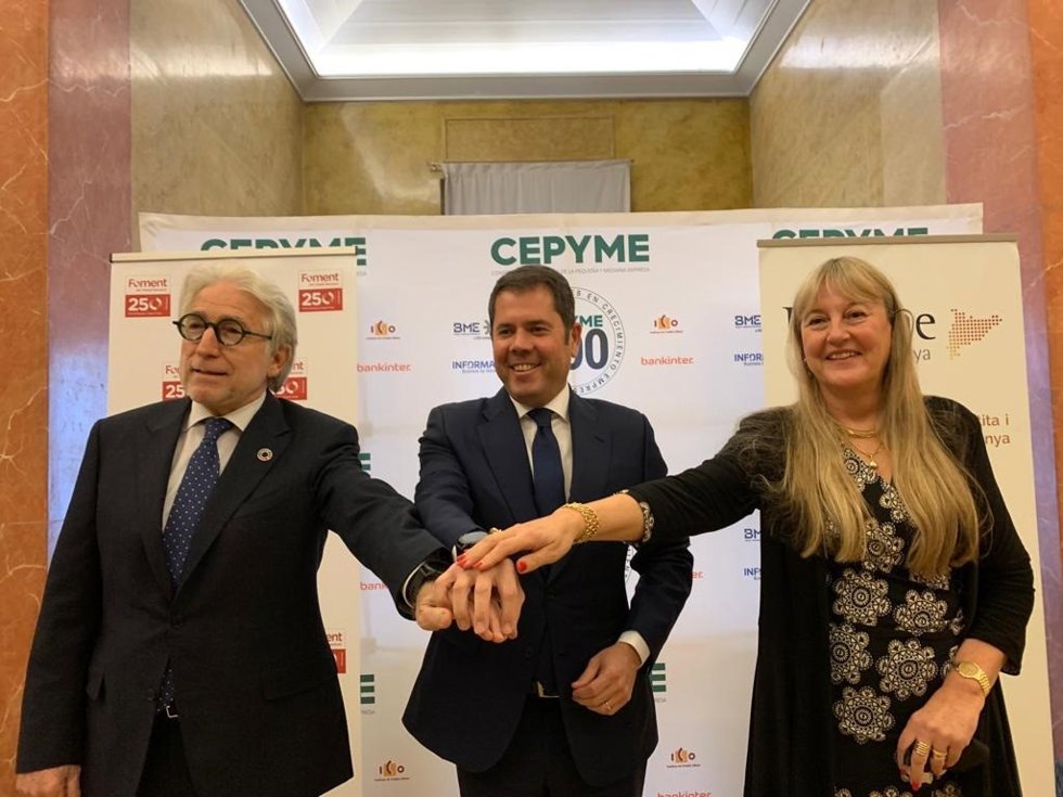 El presidente de Foment del Treball, Josep Sánchez Llibre, el presidente de Cepyme, Gerardo Cuerva y la presidenta de Fepyme, María Helena de Felipe, durante la jornada de Crecimiento Empresarial.