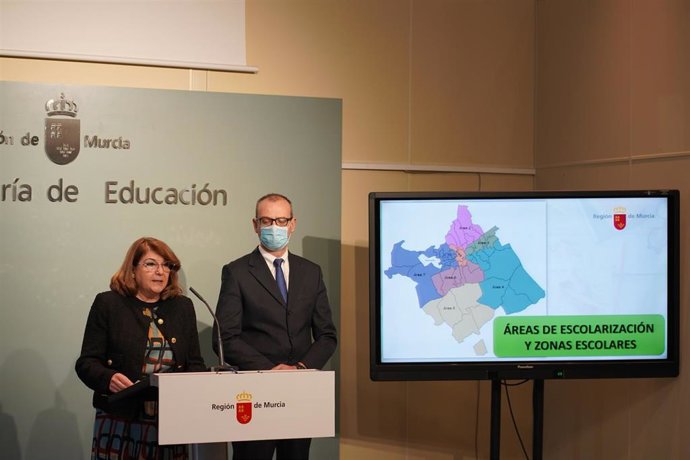 La consejera de Educación, María Isabel Campuzano, en una rueda de prensa sobre la solicitud de plazas educativas