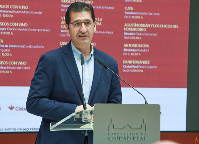 El presidente de la Diputación, José Manuel Caballero