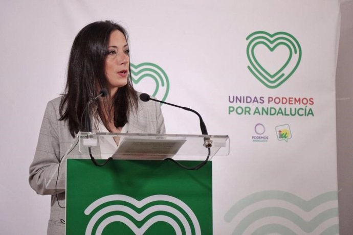 La portavoz de Unidas Podemos por Andalucía Isabel Franco, en rueda de prensa.