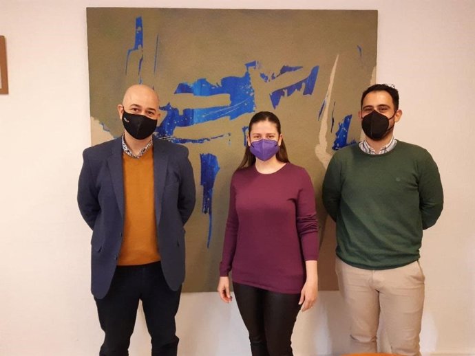 El presidente de la Felib, Antoni Salas, la consellera de Sotenibilidad y Medio Ambiente, Aurora Ribot, y el director insular de Residuos, Juan Carrasco.