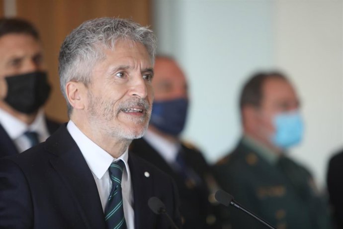 El ministro de Interior, Fernando Grande-Marlaska, atiende a los medios después de  la reunión en la que el ministro presenta el Plan Especial de Seguridad para el Campo de Gibraltar para 2022 y 2023 a 07 de marzo del 2022 en Cádiz (Andalucía)