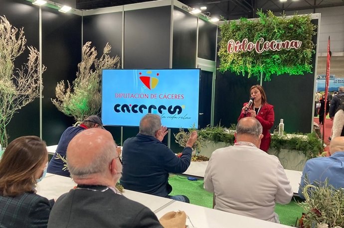 La diputada de Turismo, Patricia Valle, participa en Madrid en la feria Hospitality Innovation Planet