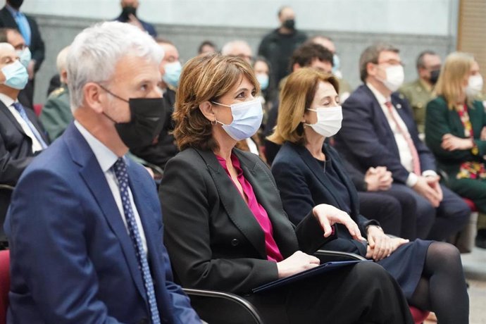 El presidente del TSJPV, Iñaki Subijana; la fiscal General del Estado, Dolores Delgado y la fiscal Superior del País Vasco, Carmen Adán, en el 40 Aniversario de aprobación del Estatuto Orgánico del Ministerio Fiscal, en Bilbao, País Vasco (España).
