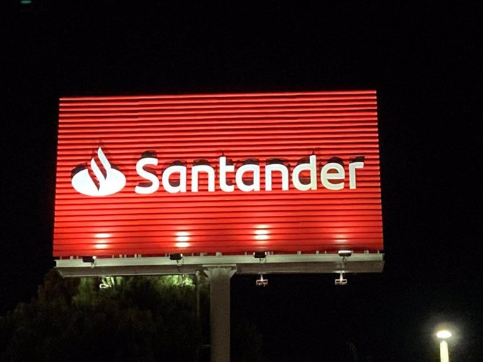 Archivo - Logo de Banco Santander.