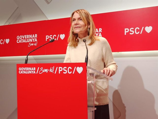 La vice-primera secretària del PSC, Lluïsa Moret, en la roda de premsa