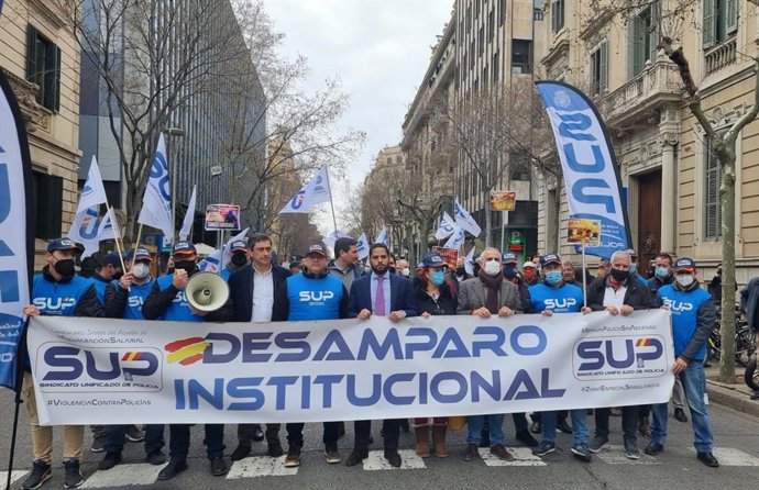 Concentració davant la Delegació del Govern central a Catalunya convocada per SUP