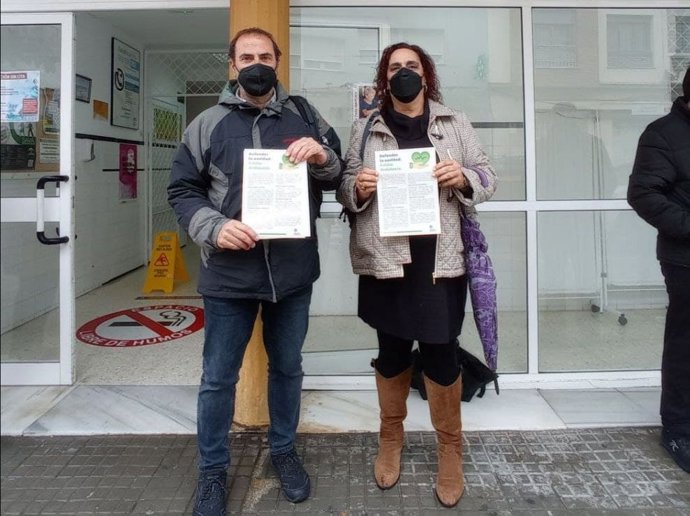 Los parlamentarios de Adelante Andalucía Ángela Aguilera y Ricardo Sánchez.