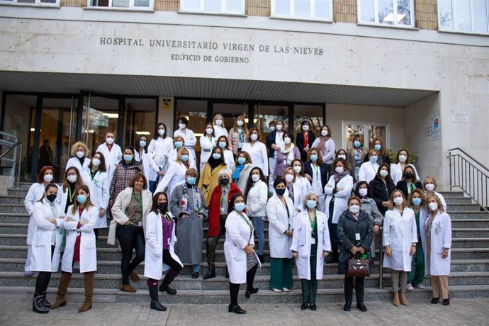 Profesionales del Hospital Virgen de las Nieves