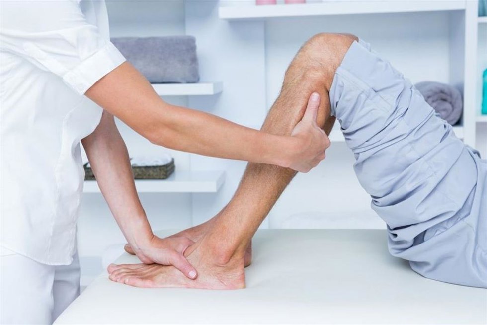 Archivo - Fisioterapia en una imagen de archivo