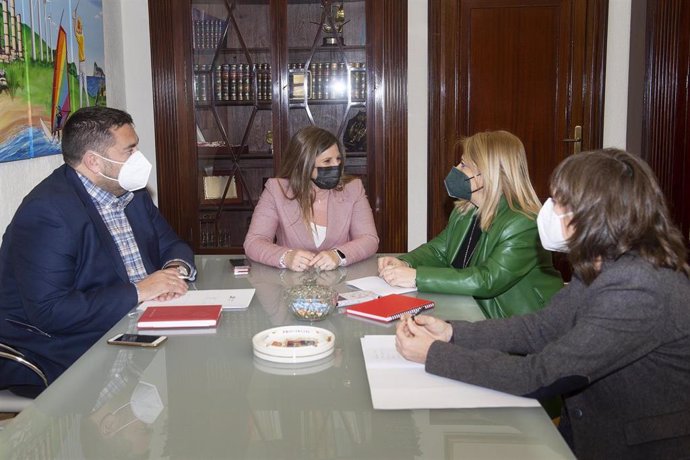 Encuentro entre la presidenta de la Diputación de Cádiz, Irene García, y la alcaldesa de Jerez, Mamen Sánchez.