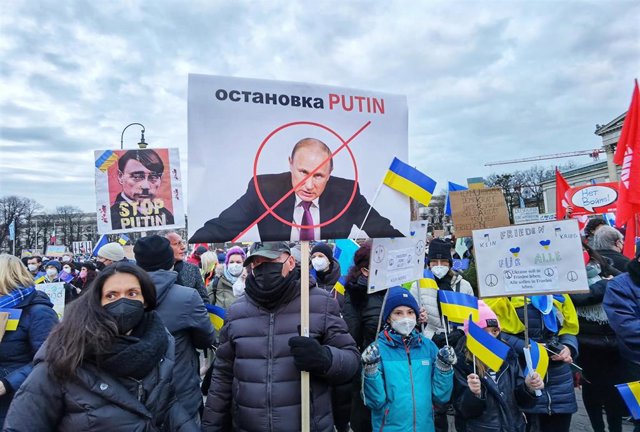 Manifestación contra la invasión rusa de Ucrania en Múnich, Alemania.
