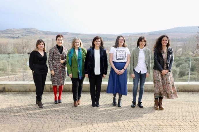 La presidenta riojana, Concha Andreu, ha presidido el acto institucional del Gobierno de La Rioja, 'Diálogos: Miradas por la igualdad', celebrado para conmemorar el 8 de marzo, Día Internacional de la Mujer