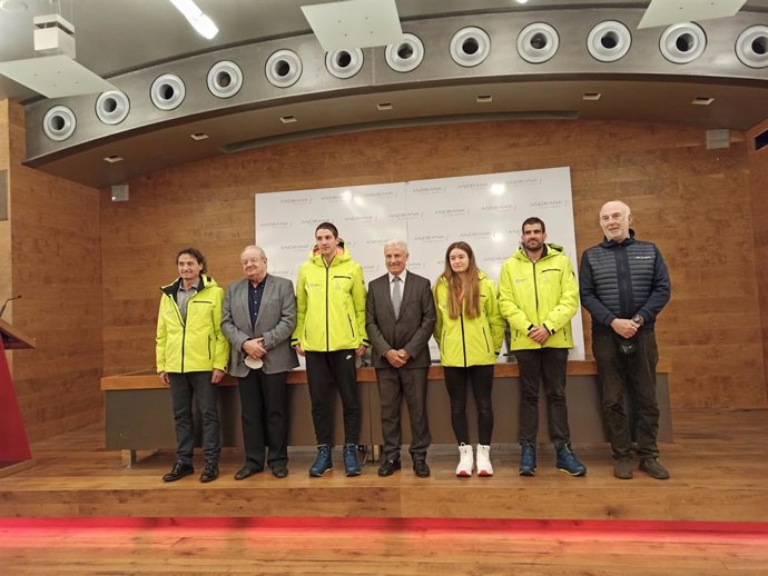La seu d'Andbank ha acollit la presentació de l'equip que representar Andorra en el FOJE de Finlndia.
