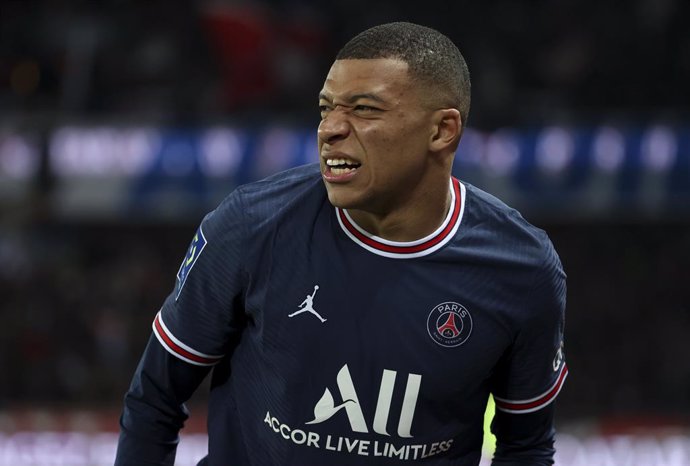 Kylian Mbappe of PSG reacts during the French championship Ligue 1 football match between Paris Saint-Germain (PSG) and AS Saint-Etienne (ASSE) on February 26, 2022 at Parc des Princes stadium in Paris, France - Photo Jean Catuffe / DPPI