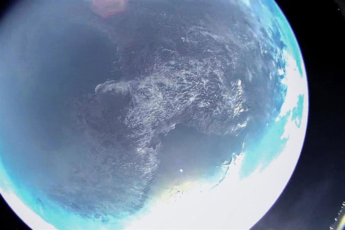 Una imagen de la península de Corea tomada por una cámara acoplada a un proyectil lanzado por Corea del Norte 