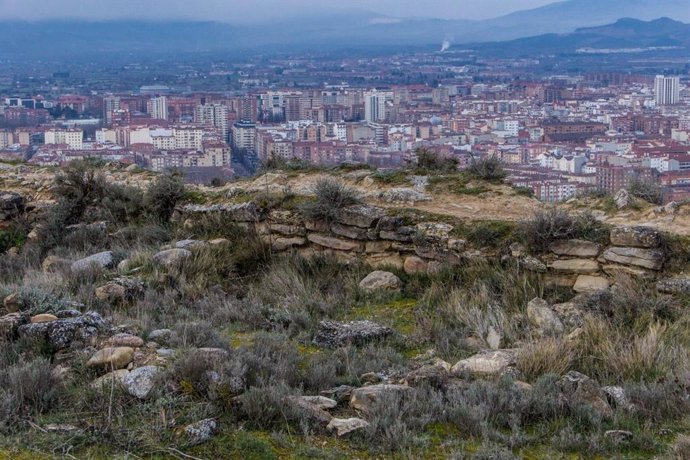 Cs advierte del "abandono del yacimiento arqueológico del Monte Cantabria por la desidia y dejadez del equipo de Gobierno"