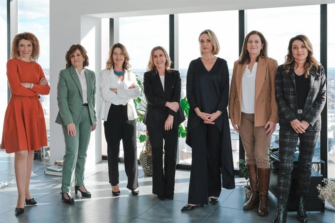 Las mujeres ganan peso en las firmas de auditoría, pero todavía se enfrentan a barreras para liderarlas