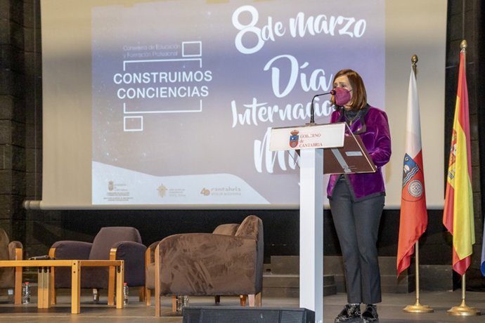 La consejera de Presidencia, Paula Fernández, durante su intervención en las jornadas 'Construimos Conciencias'