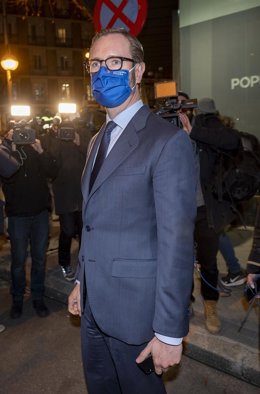El portavoz del Partido Popular en el Senado, Javier Maroto, a su salida de la sede del partido en la calle Génova, para presidir la reunión del Comité Ejecutivo Nacional del Partido Popular, a 15 de febrero de 2022, en Madrid (España).