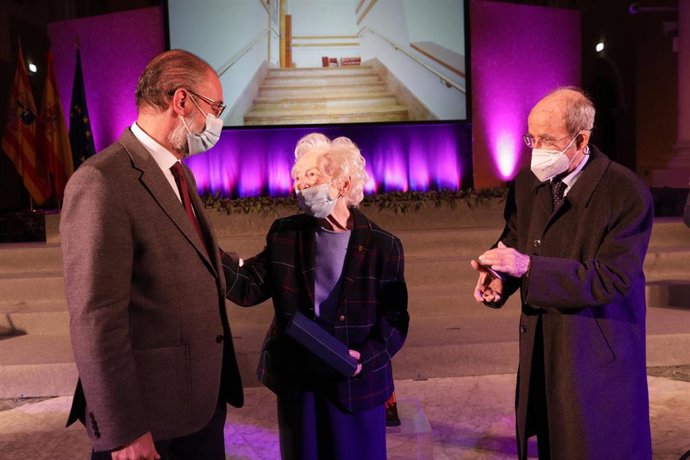 Aragón rinde homenaje a la primera consejera del Gobierno autonómico.