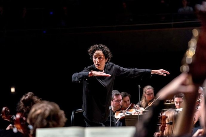 La directora de la Orquestra Filharmnica de la Universitat de Valncia (OFUV), Beatriz Fernández