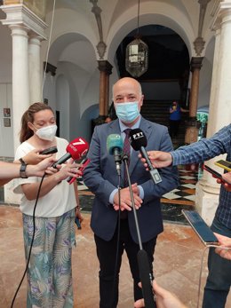 Archivo - El vicepresidente de la Federación Andaluza de Municipios y Provincias (FAMP) y presidente de la Diputación de Córdoba, el socialista Antonio Ruiz, en una imagen de archivo.