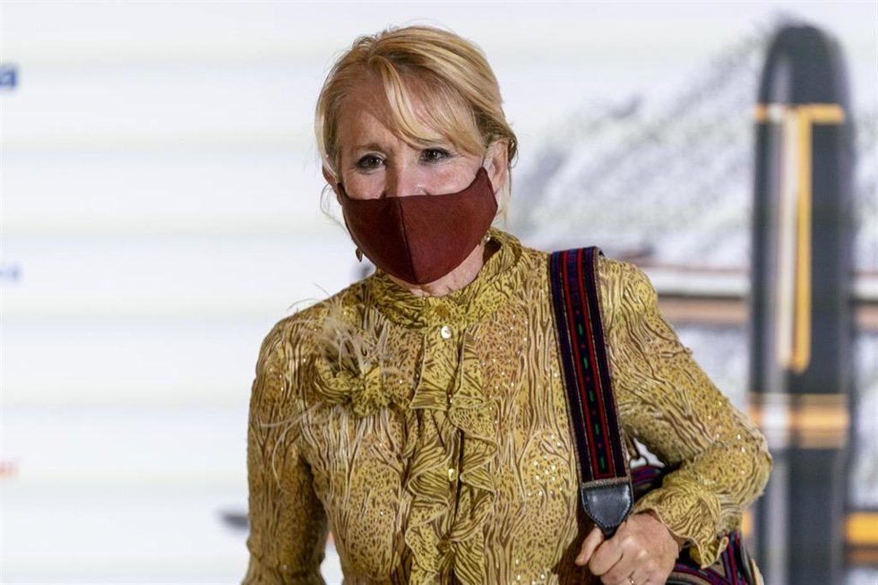 Archivo - La expresidenta de la Comunidad de Madrid Esperanza Aguirre a su llegada a la entrega del Premio Internacional de Periodismo de El Mundo en el Museo del Prado, a 30 de noviembre de 2021, en Madrid, (España). 
