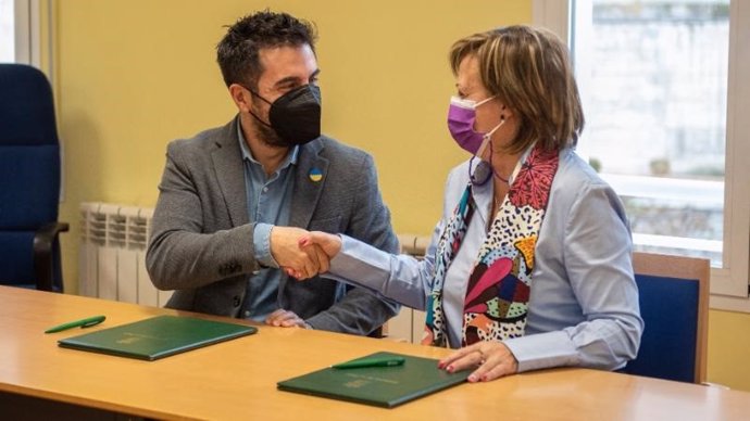 Gobierno y Ayuntamiento de Albelda firman un convenio para mejorar eficiencia de la red de abastecimiento de agua