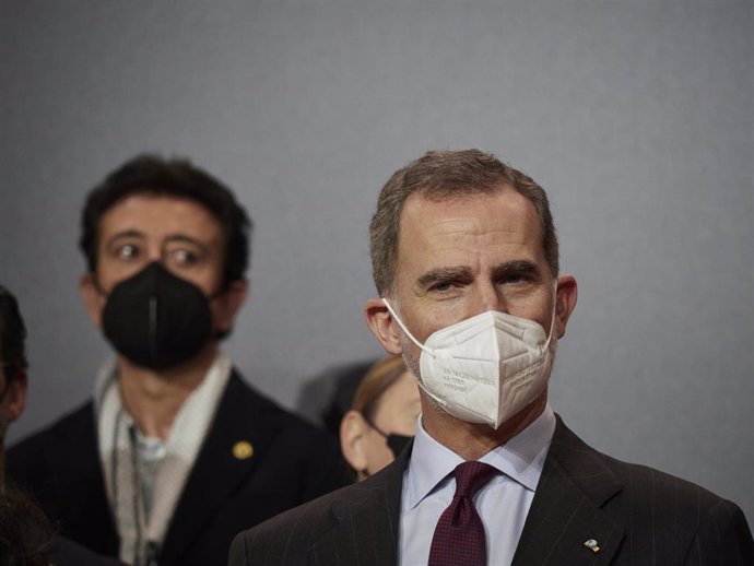 El Rey Felipe VI en el acto de entrega de las medallas de oro al Mérito en las Bellas Artes 2022, en el Palacio de Congresos y Auditorio de Navarra, 2 de marzo de 2022, en Pamplona, Navarra (España). Las Medallas de las Bellas Artes 2022 son otorgadas a