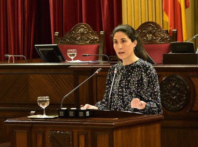 Archivo - La diputada de Unidas Podemos Antnia Martín.
