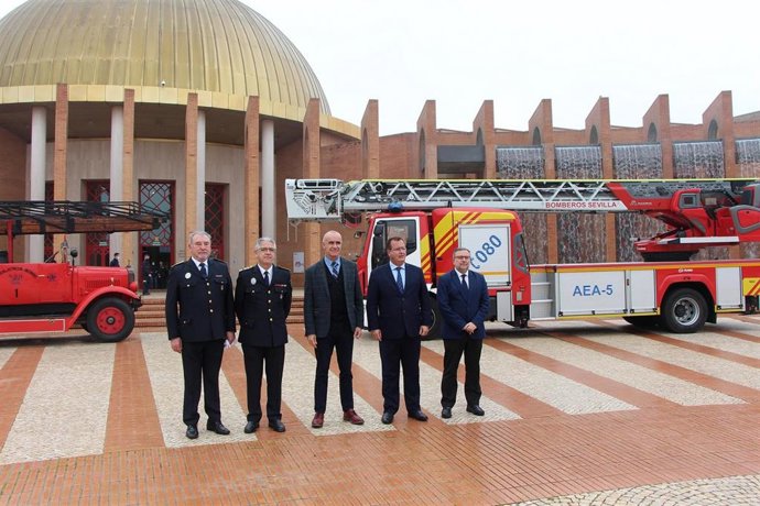 Acto de reconocimiento a los bomberos de Sevilla con motivo del día de su patrón en el Palacio de Exposiciones y Congresos.