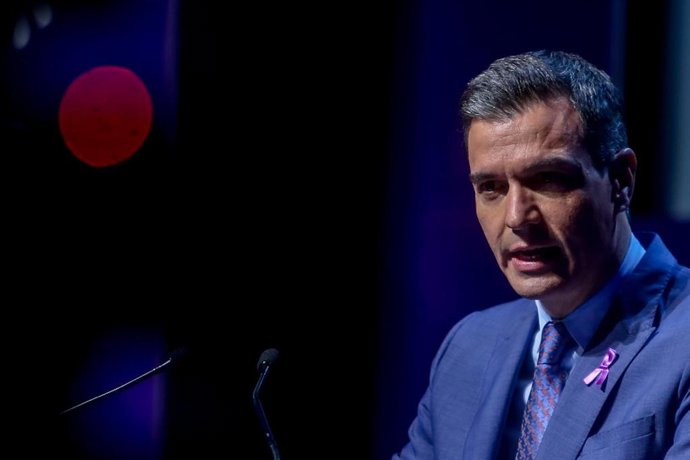 El presidente del Gobierno, Pedro Sánchez, interviene en el acto institucional organizado con motivo del 8 de Marzo, Día Internacional de la Mujer, en el Círculo de Bellas Artes de Madrid, a 7 de marzo de 2022, en Madrid (España).