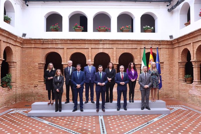 El Consejo de Gobierno de la Junta en su reunión en el Monasterio de La Rábida.