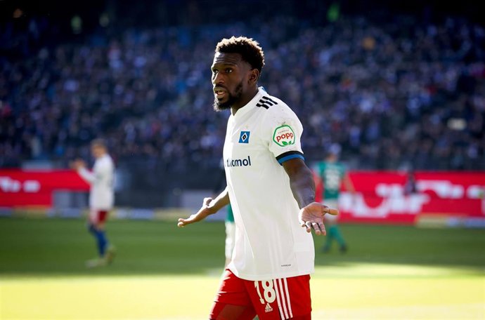 El delantero del Hamburgo Bakery Jatta durante un partido del Hamburgo