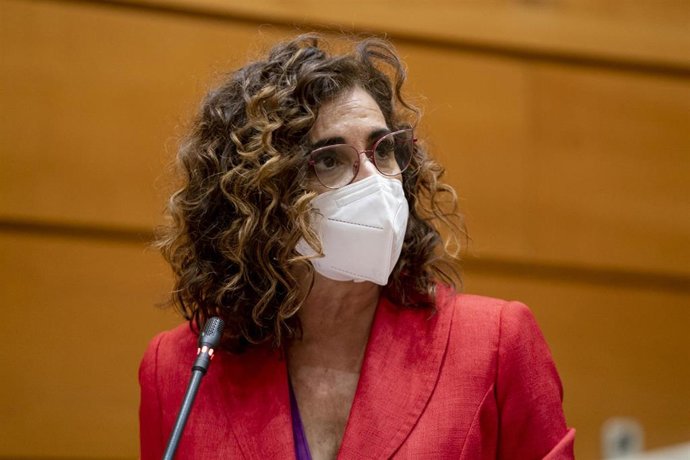 La ministra de Hacienda, María Jesús Montero, interviene en una sesión de control al Gobierno en el Senado, a 8 de marzo de 2022, en Madrid (España). 