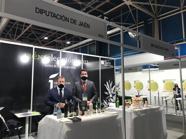 Bruno y Lozano en la World Olive Oil Exhibition.