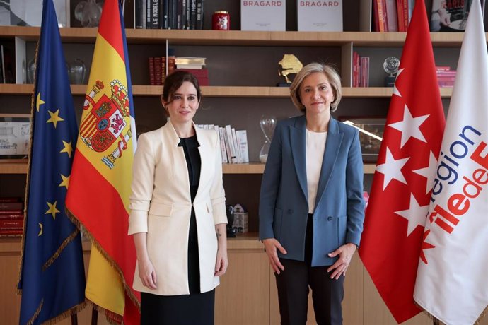 La presidenta de la Comunidad de Madrid, Isabel Díaz Ayuso, se ha reunido este martes con la presidenta del Consejo de la Isla de Francia y candidata a la presidencia de la República francesa, Valérie Pécresse