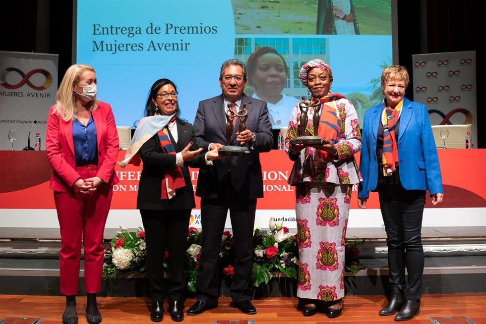 Un momento del acto de la I Conferencia Internacional de la asociación Mujeres Avenir.