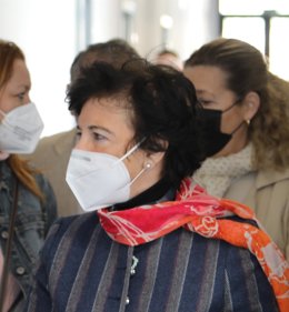 Archivo - La ministra de Educación Isabel Celaá