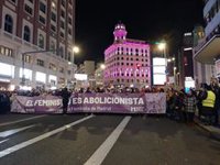Unas 6.000 mujeres marchan en Madrid bajo el lema 'El feminismo es abolicionista'