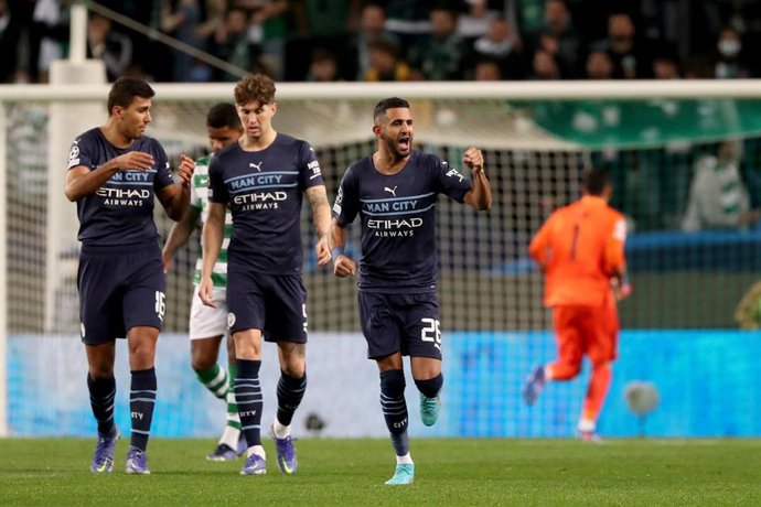 Riyad Mahrez celebra uno de los goles del Manchester City ante el Sporting de Portugal en la ida de los octavos de final de la Liga de Campeones 2021-2022