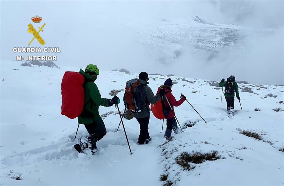 Rescate de dos montañeros perdidos en Sierra Nevada.