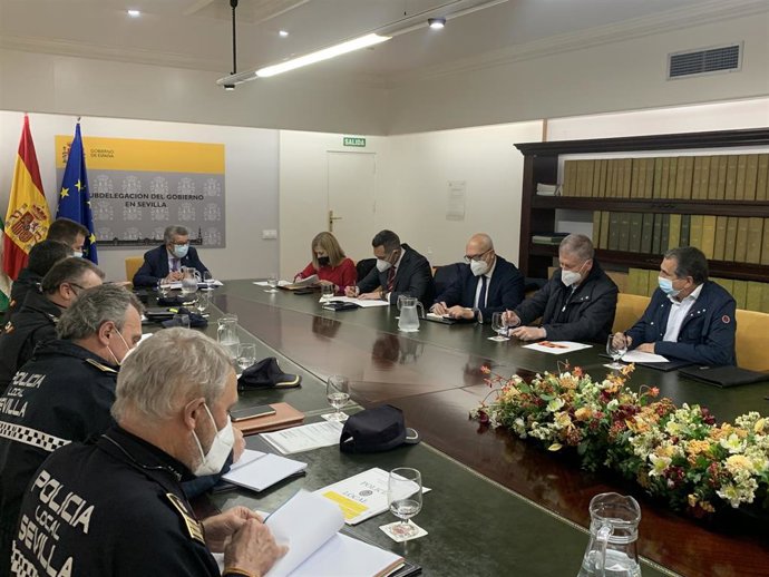 Reunión para analizar el dispositivo de seguridad para el Sevilla-West Ham de la Europa League.