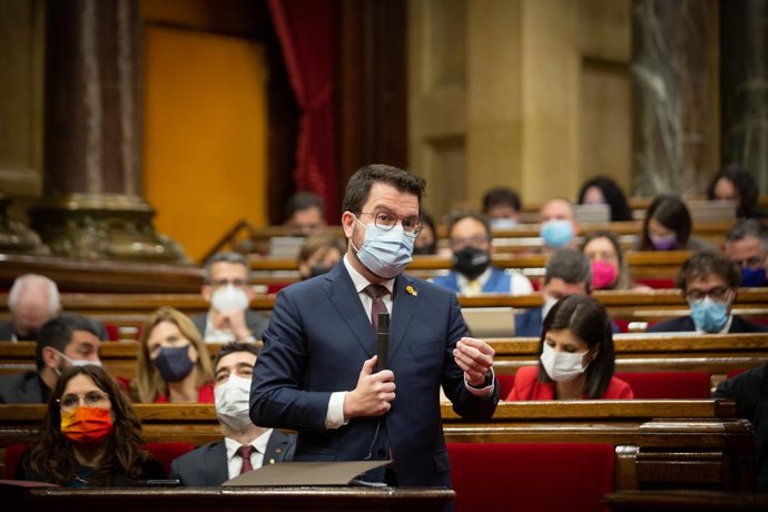 El president del Govern, Pere Aragons, en el ple del Parlament