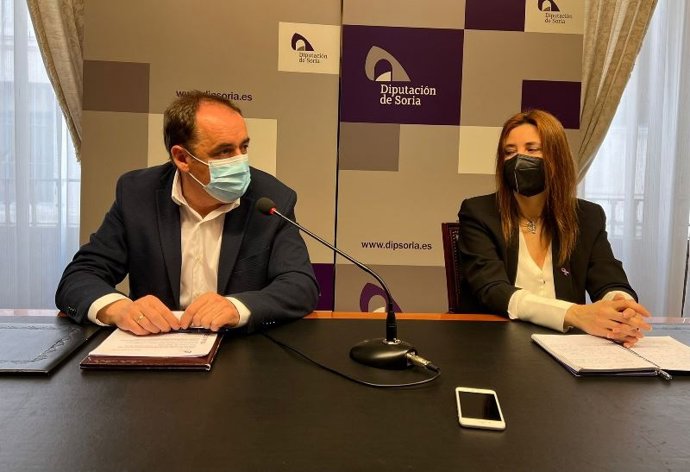 Benito Serrano y Mercedes González.