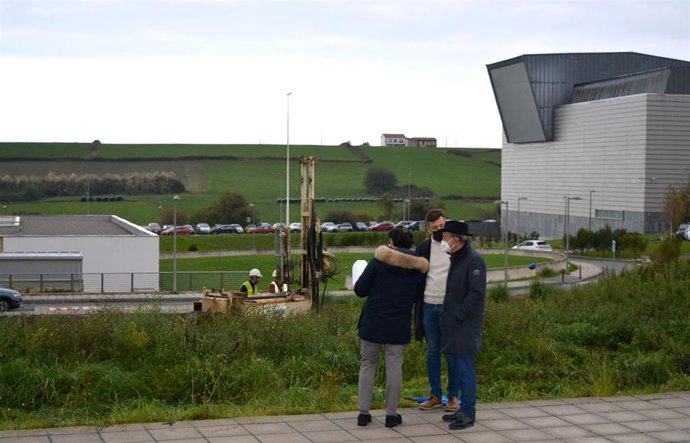 Archivo - Javier López Marcano en la parcela donde se ubicará el Centro Experimental de Proyectos del PCTCAN