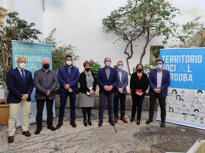 Autoridades en la presentación del Foro Nacional de Economía Social.