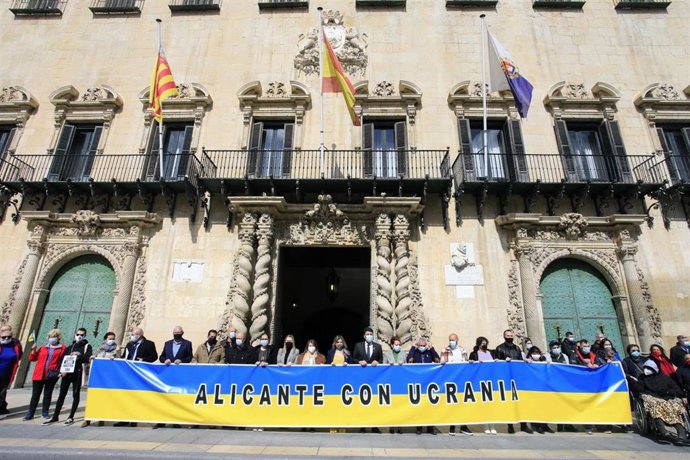 Alicante rechaza la invasión a Ucrania y exhorta a Putin a que "pare la agresión" y "deje a la gente vivir en paz"