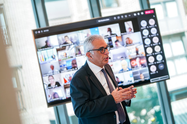 El consejero Carlos Izquierdo ha asistido hoy a la puesta en marcha de la Factoría Digital.